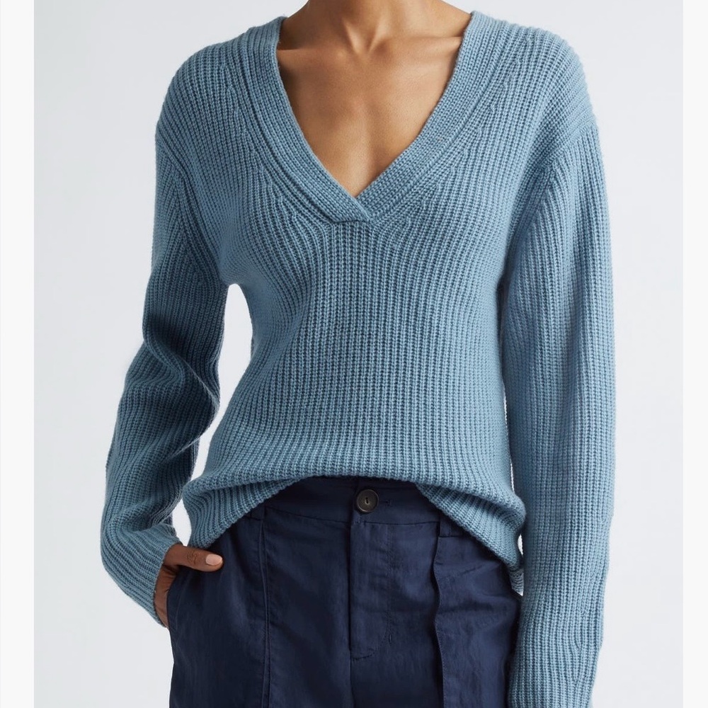 Vince V-Neck Sweater - Soft Blue